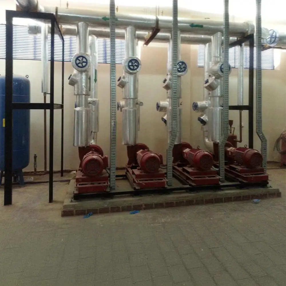Pump set with insulated piping